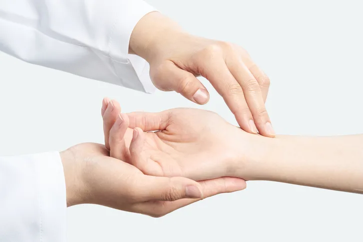 아픈 곳을 직접 보고 치료하는 대구 신천동 한의원 추측이 아닌 확인의 차이